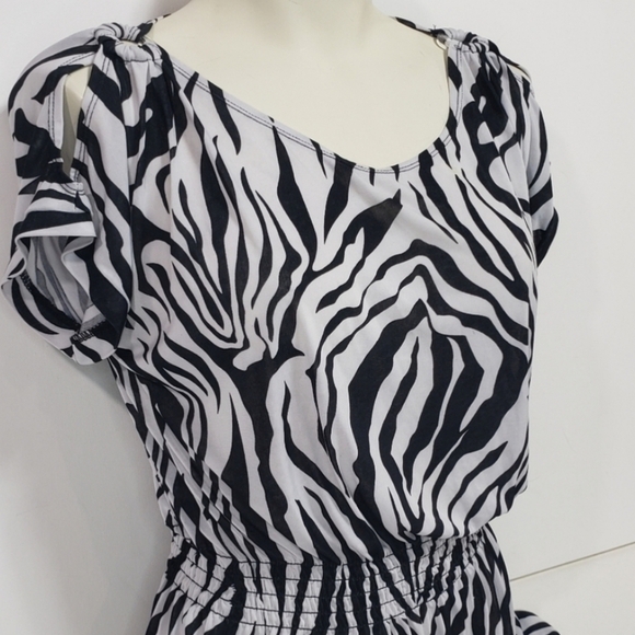 Guilty Zebra Cinched Long Top - Picture 2 of 6